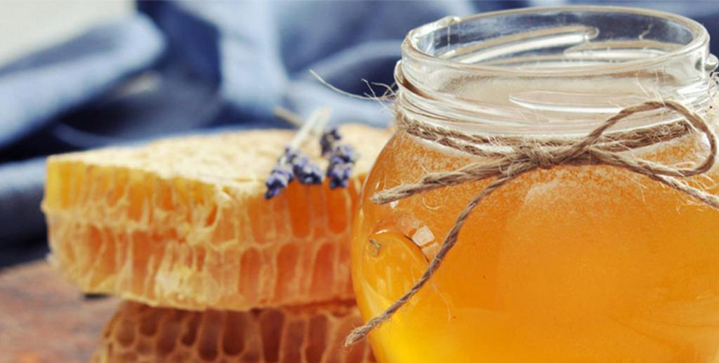 мед и соты в борьбе с отеком после удара